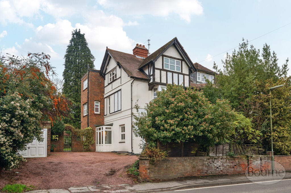 Upper Hale Road, Farnham, Surrey, GU9