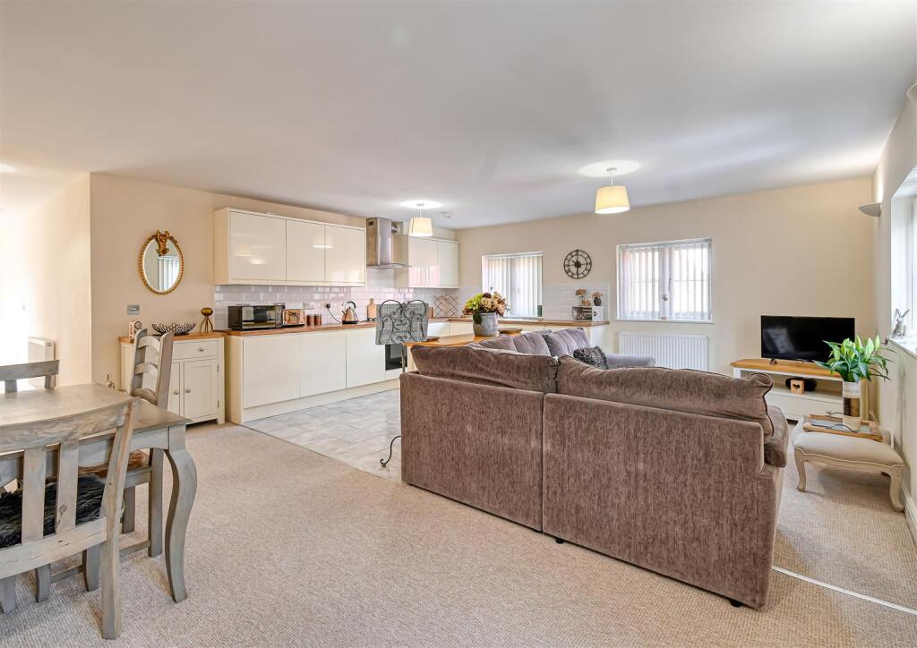 51 Whitburn Street-08.jpg