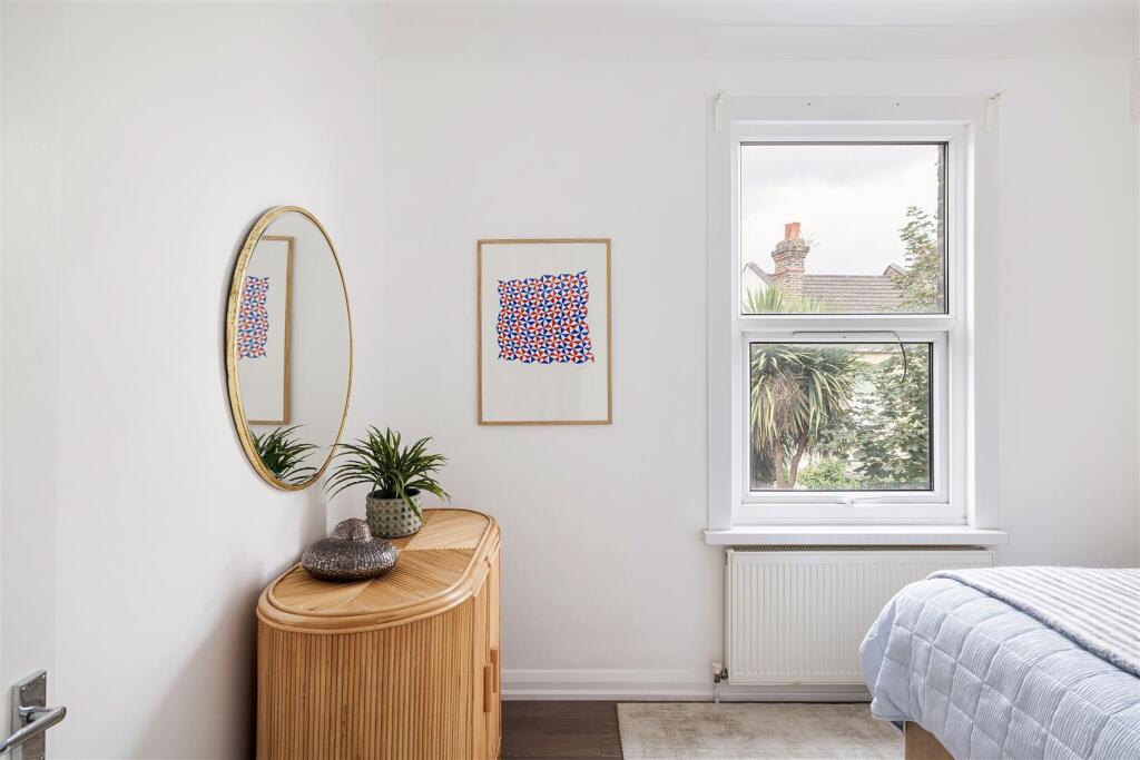 Southwest Road, E11