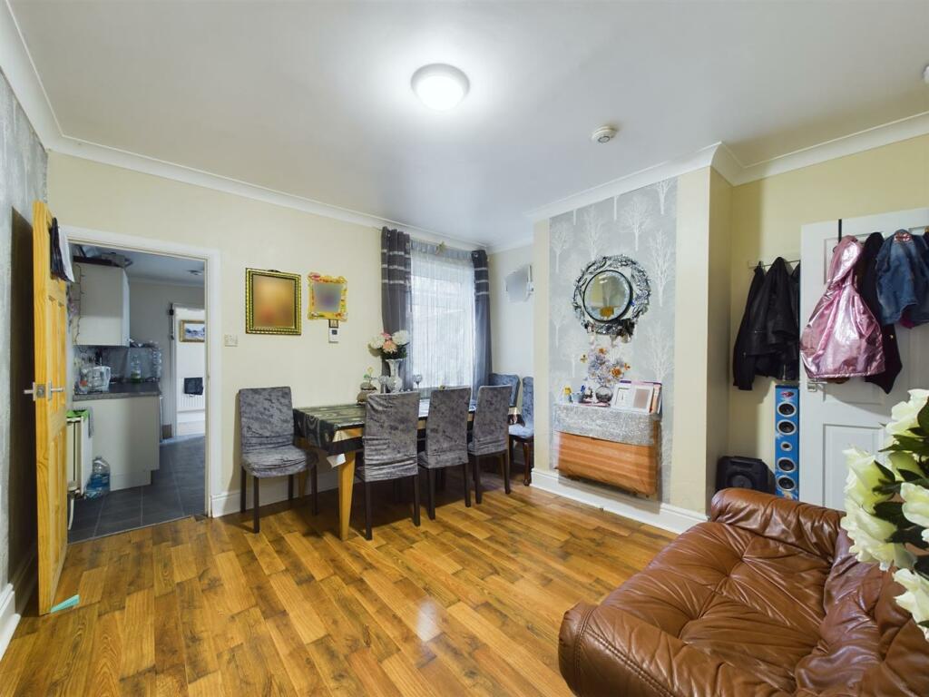 Dining Room.jpg