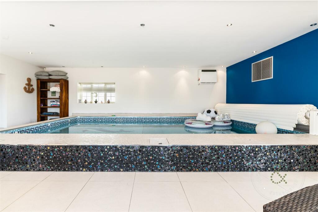 Pencoed Avenue, Int, HernCrabtree (17).jpg