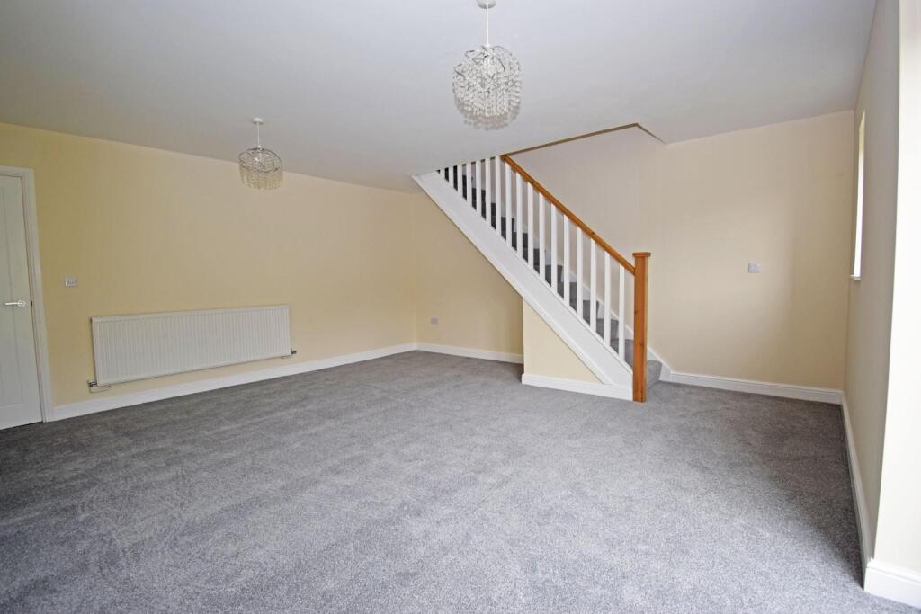 5 Periwinkle Cottages, living b.jpg