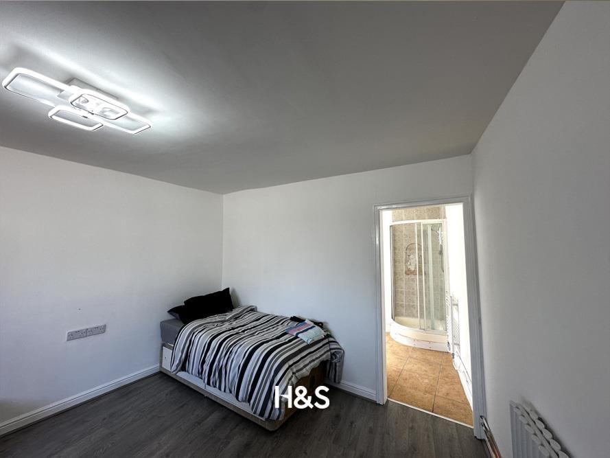 circular road - bedroom.jpg