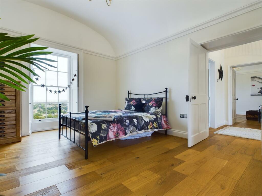 Bed 2-3.jpg