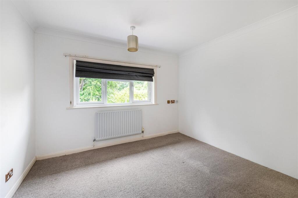 Bonners, Mark Way, GU7 2BW-46.jpg