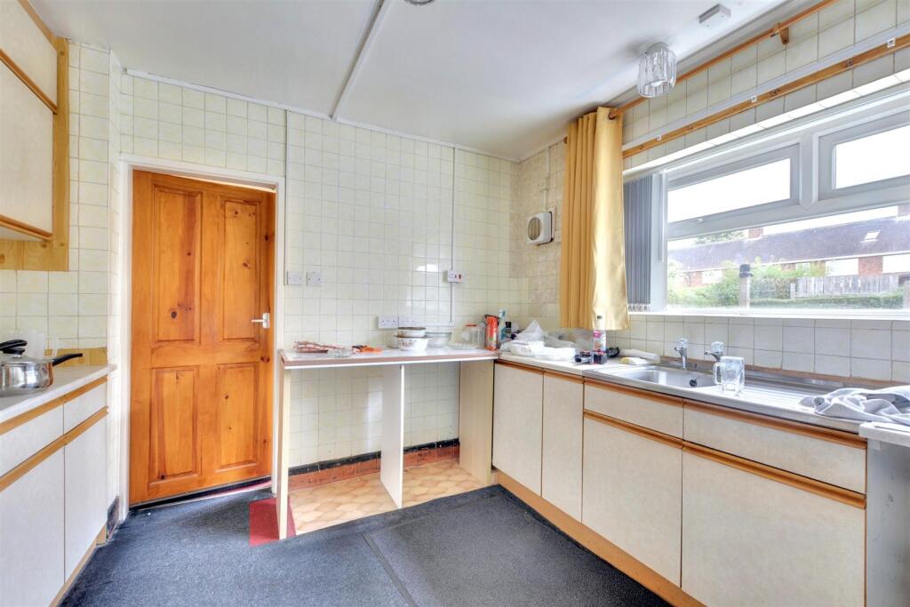 Kitchen_1.jpeg