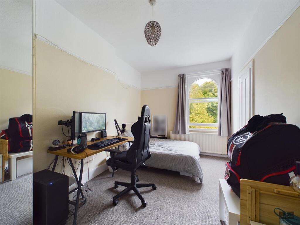 CAM01856G0-PR0056-STILL012.jpg
