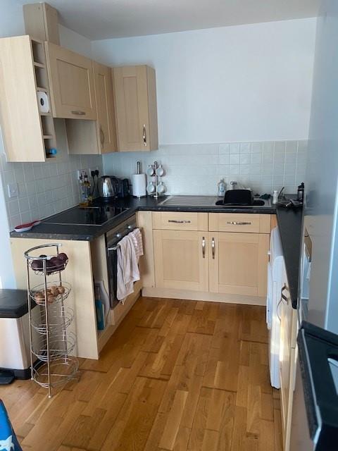 Kitchen2.jpg