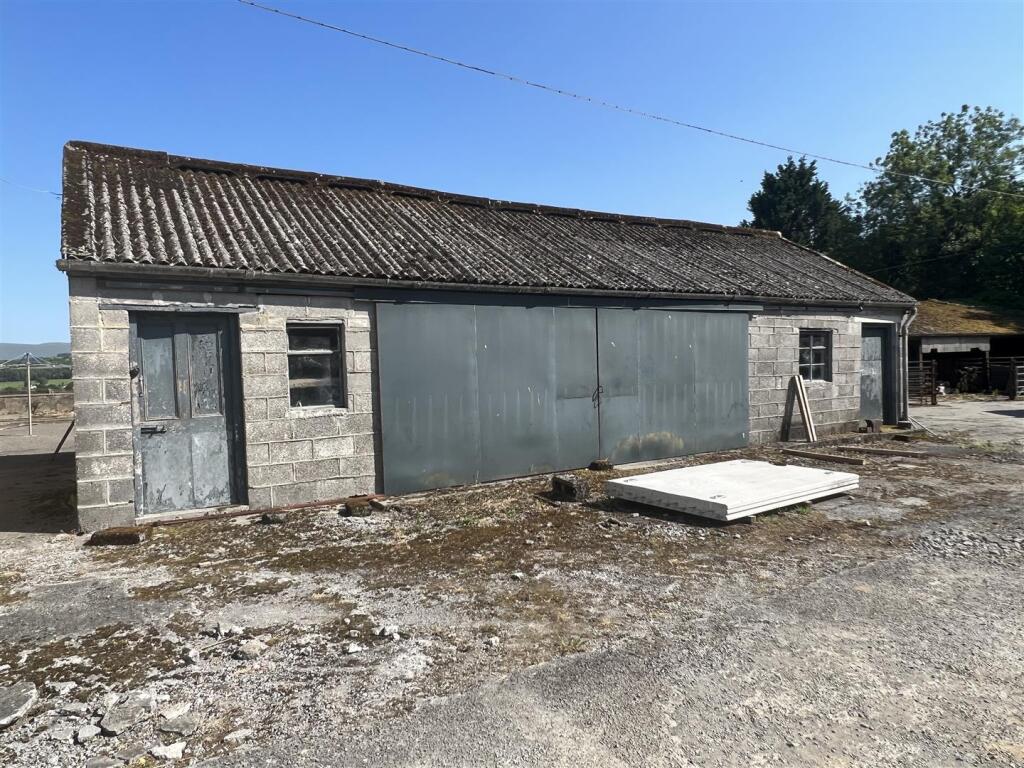 GARAGE / WORKSHOP