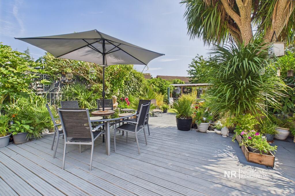 Garden Extra Photo 1