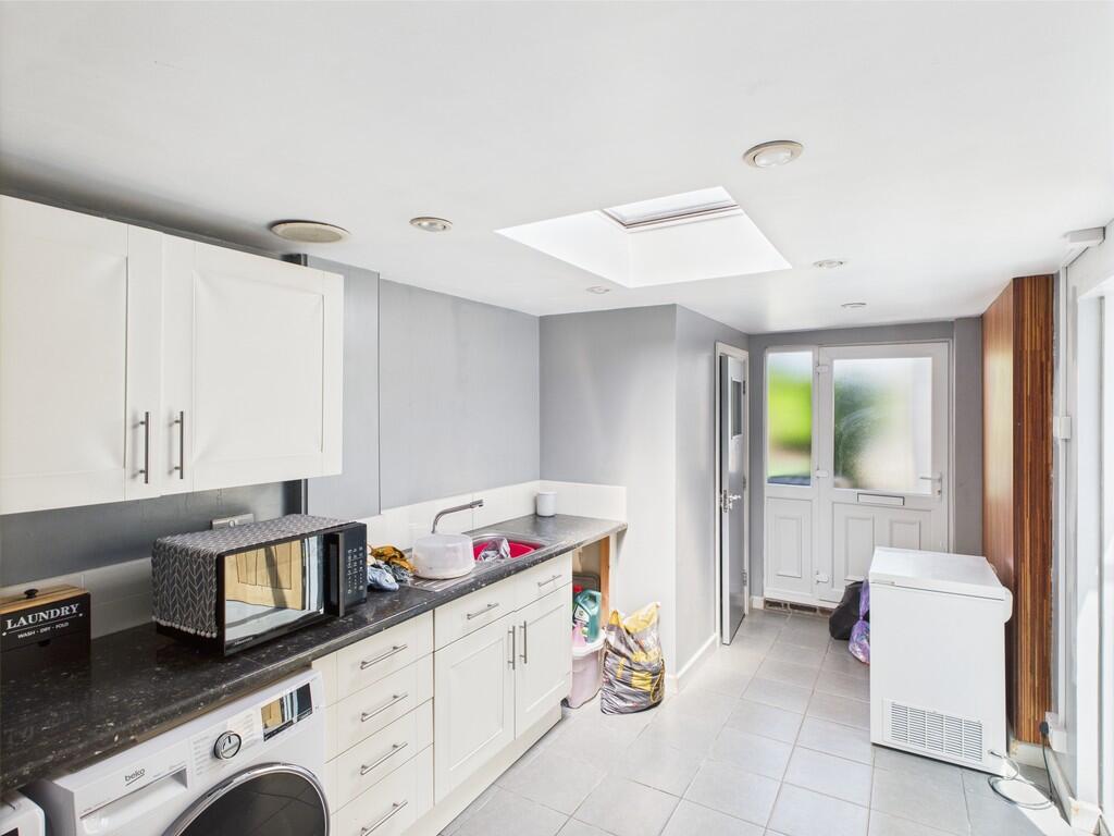 CAM04578G0-PR0012...