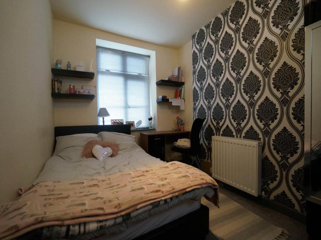 Bedroom 1.JPG