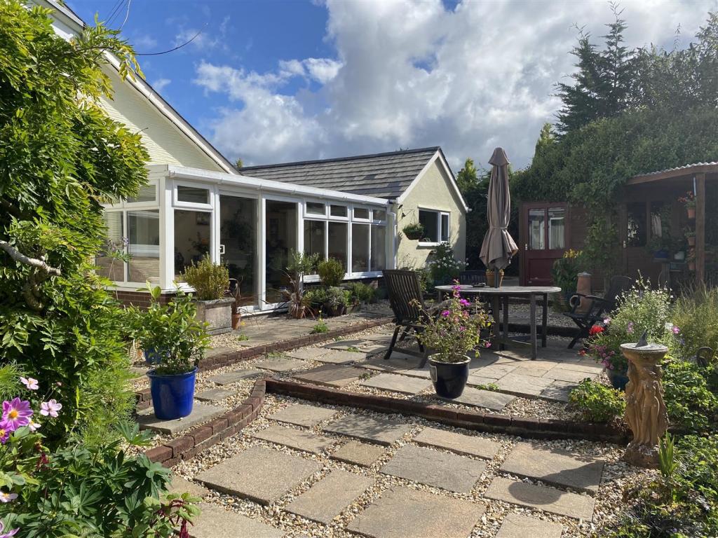 new rear terrace.JPG
