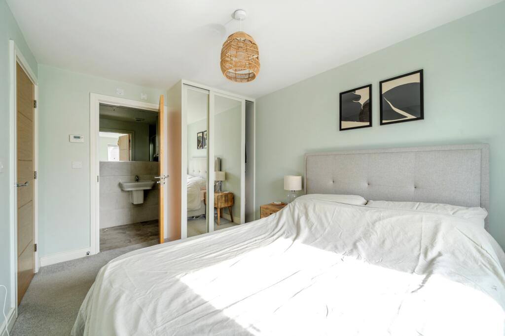 1361370-3-68dd204e3caca