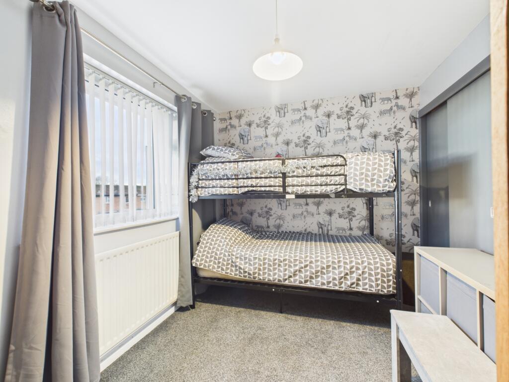 CAM03729G0-PR0198-STILL018