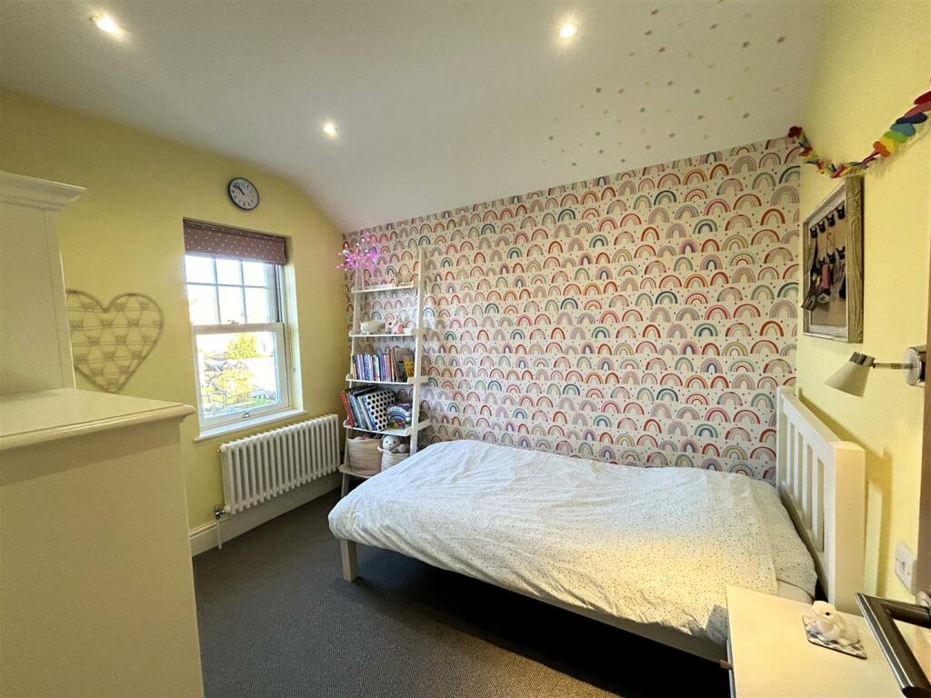 bed 4.JPG