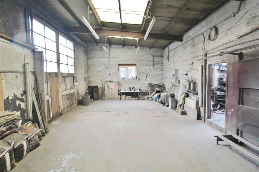WORKSHOP TWO / SPRAY