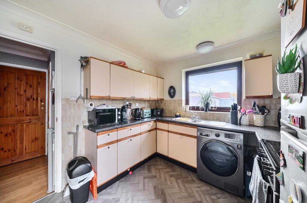 1377094-18-690c867a7b1d1