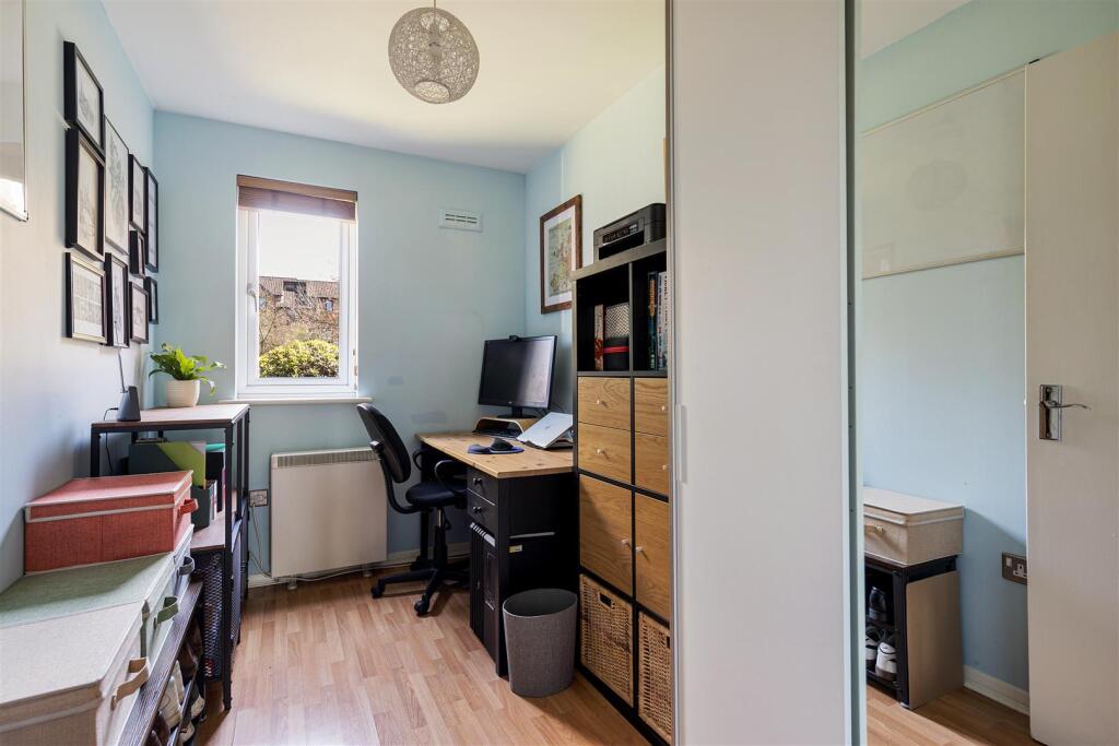 Green Pond Close, E17