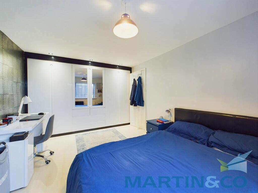 CAM01870G0-PR0148...