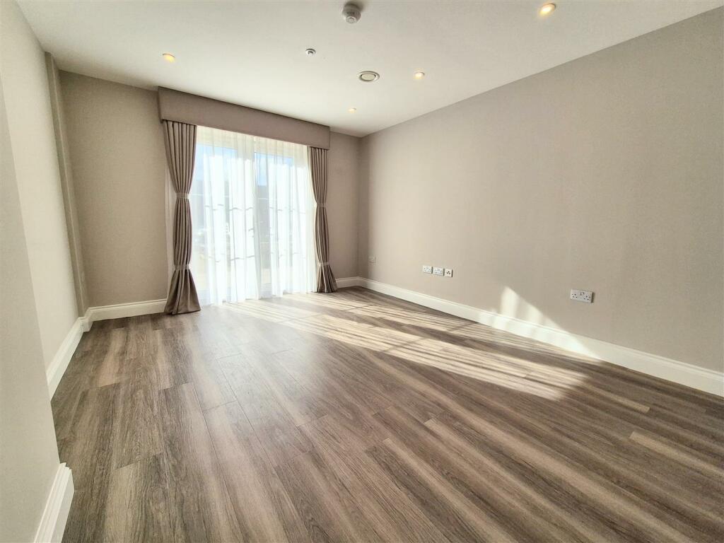 Open Plan Living Area / Kitchen