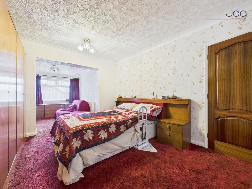 Open Plan Double Bedroom and dressing area