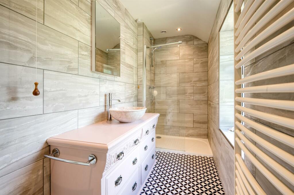 Bedroom One en-suite