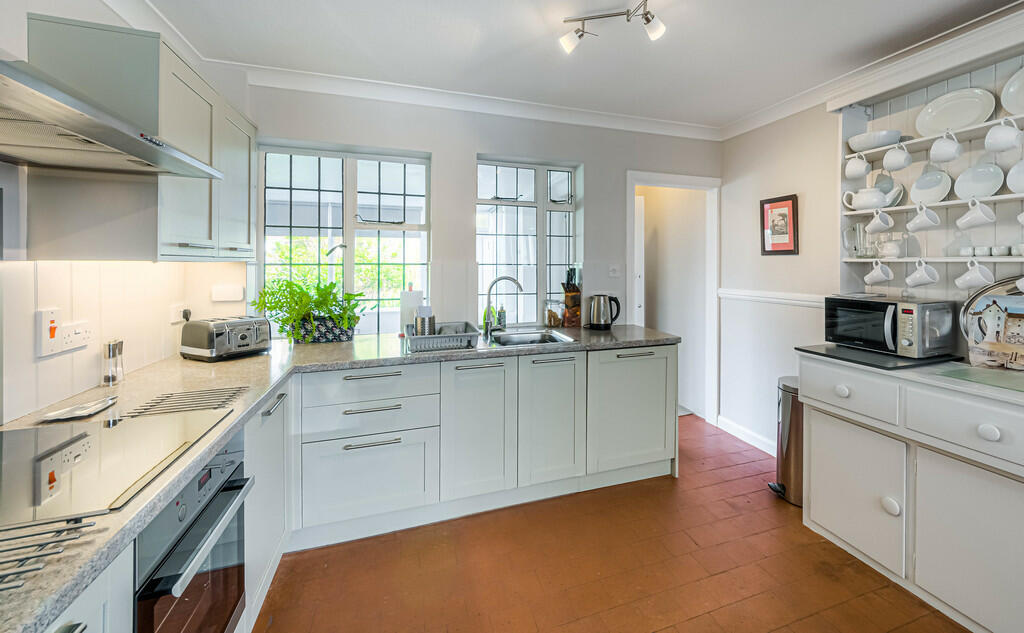 Kitchen/breakfast...