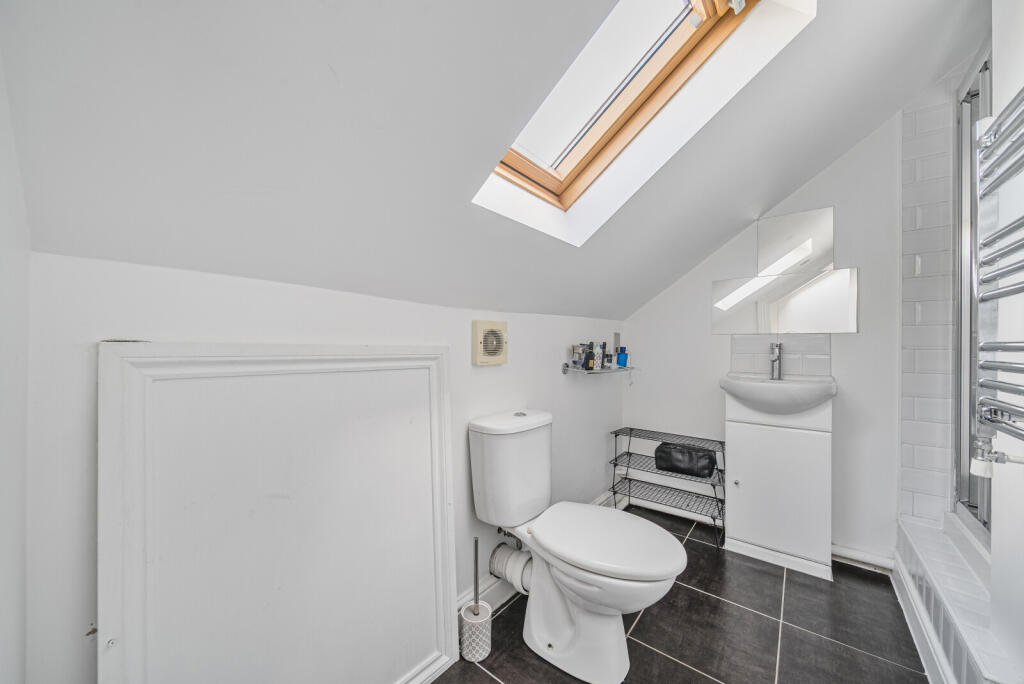 1359611-5-68da7ae...