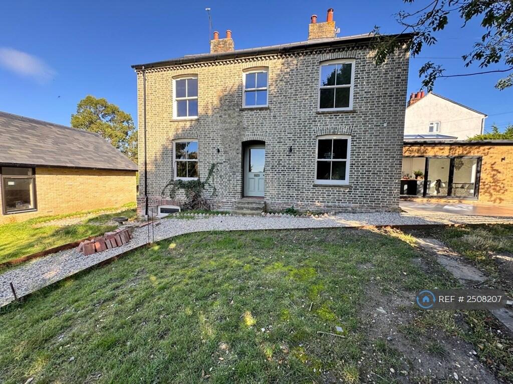 Beautiful Large Home In Essex