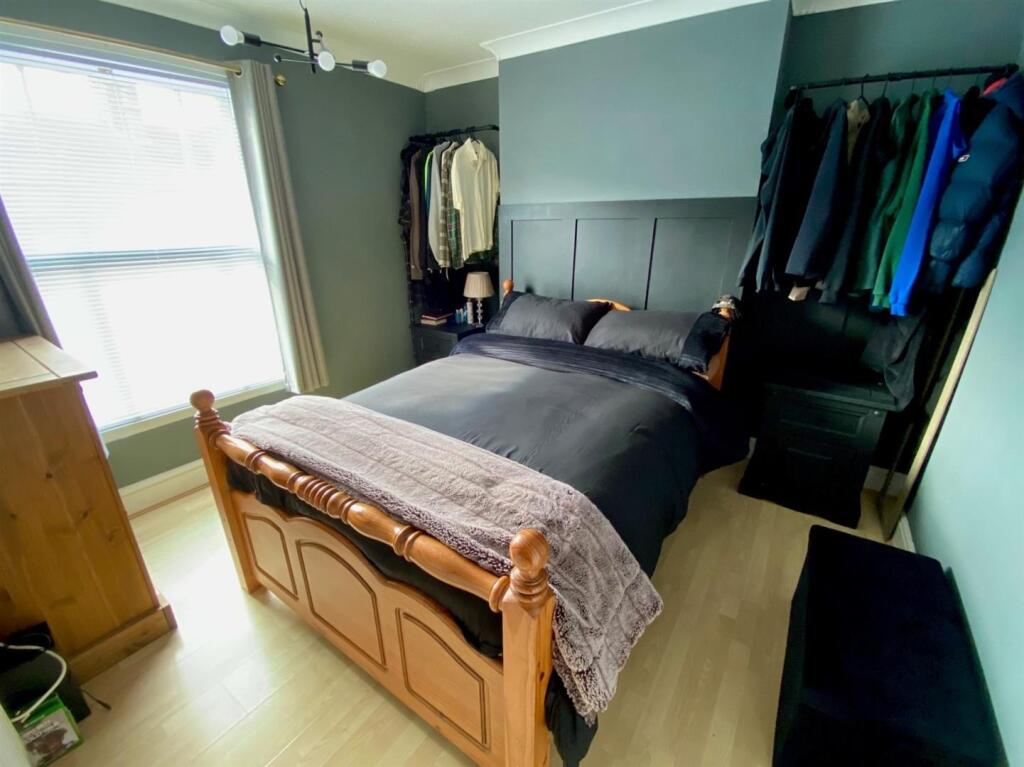 BED 1.jpg