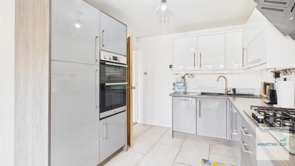 CAM05325G0-PR0038...