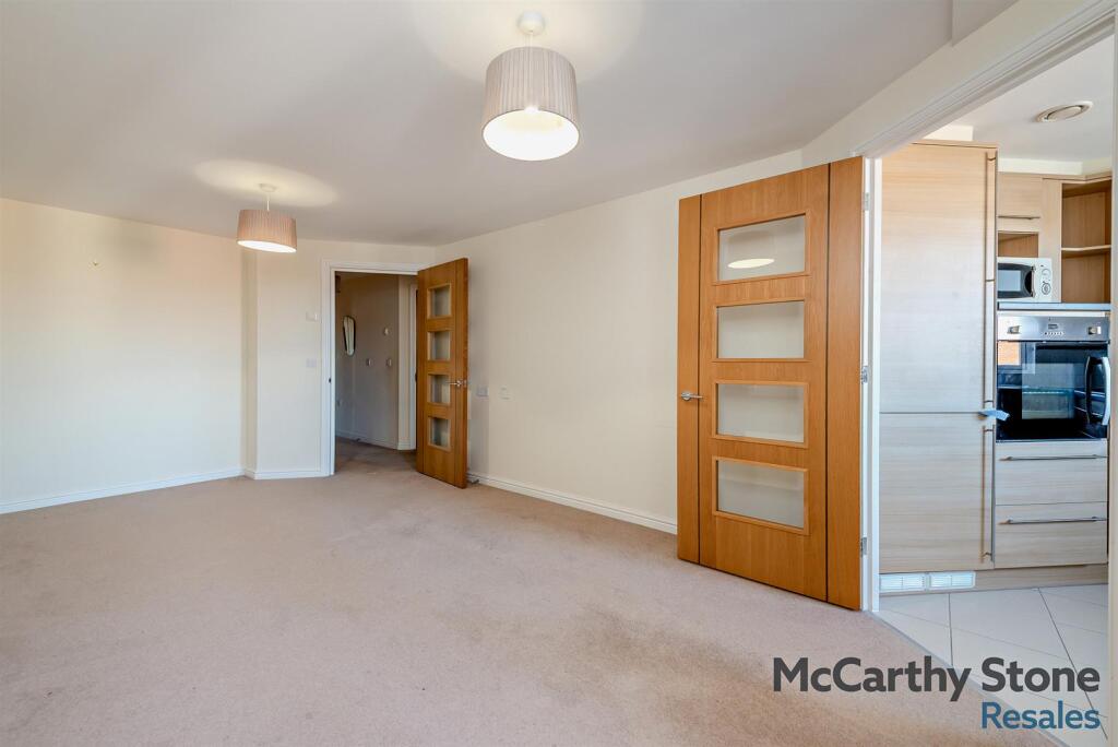 8665718-interior10-800.jpg