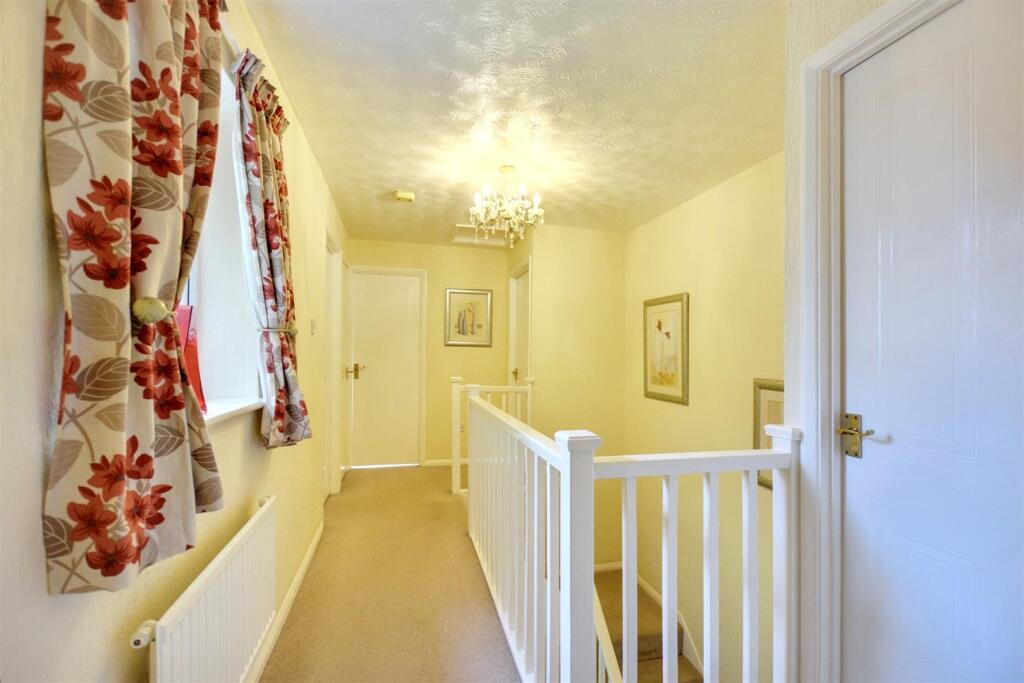 FIRST FLOOR LANDING