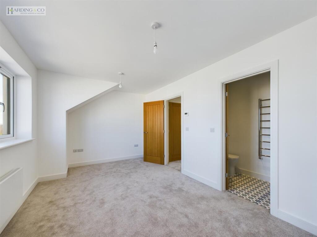 Sands or Coral bedroom 1 ii.jpg