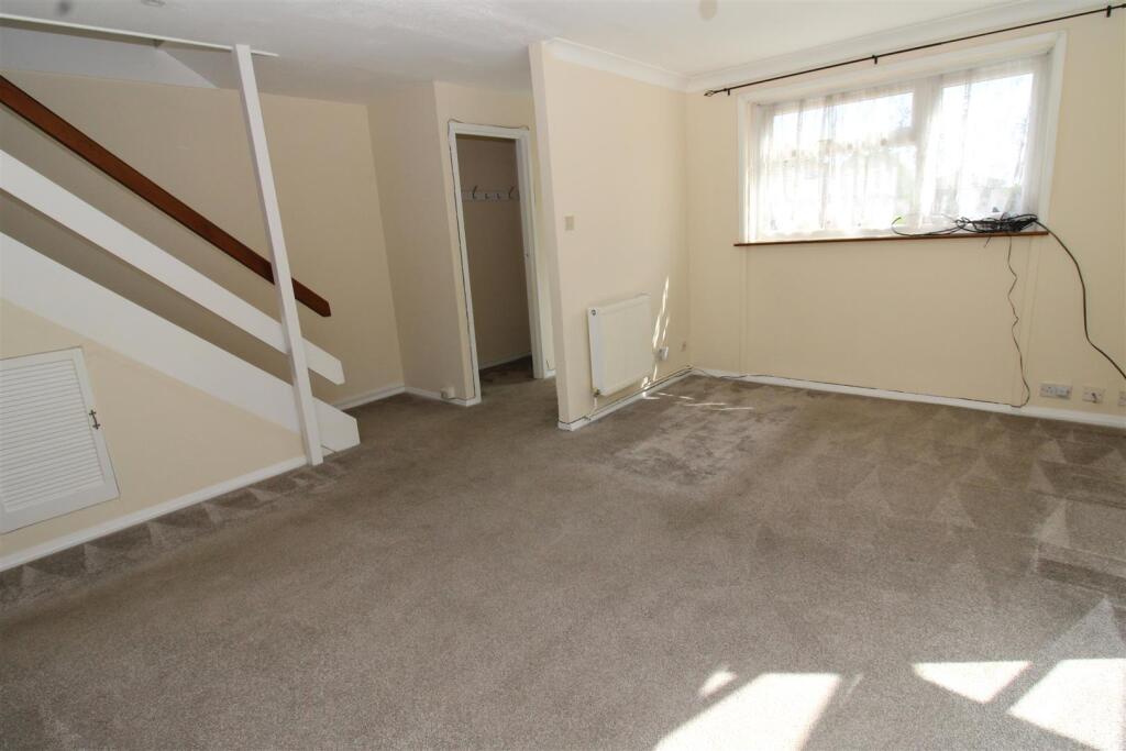 lounge 3.JPG