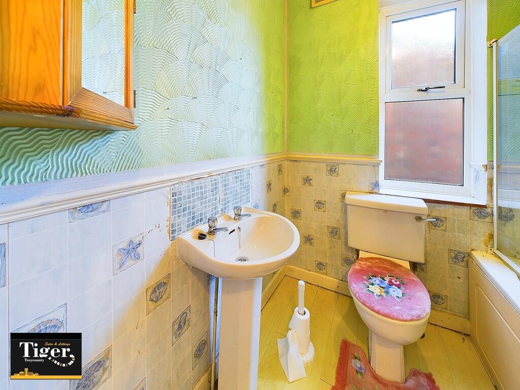 CAM02176G0-PR0471...