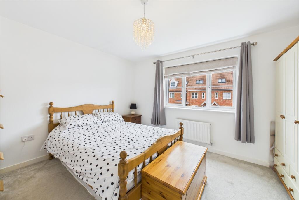 CAM03162G0-PR0277-STILL010