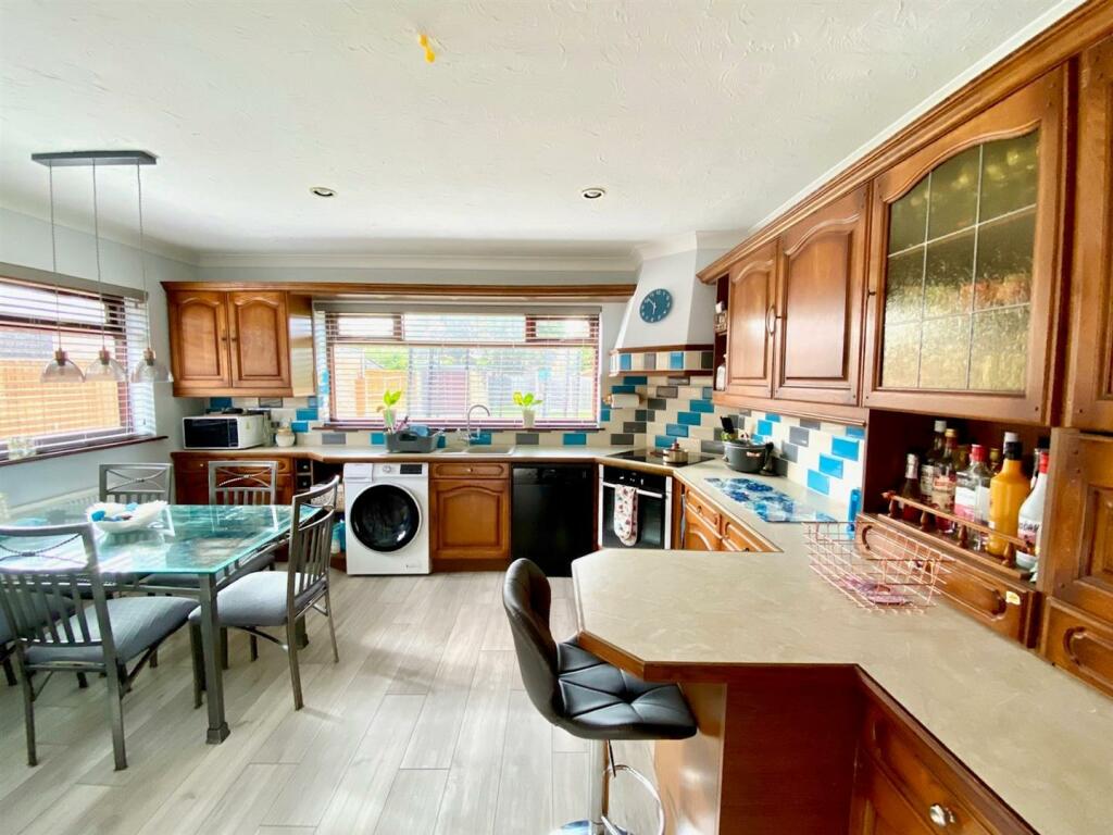 Kitchen Diner.jpg