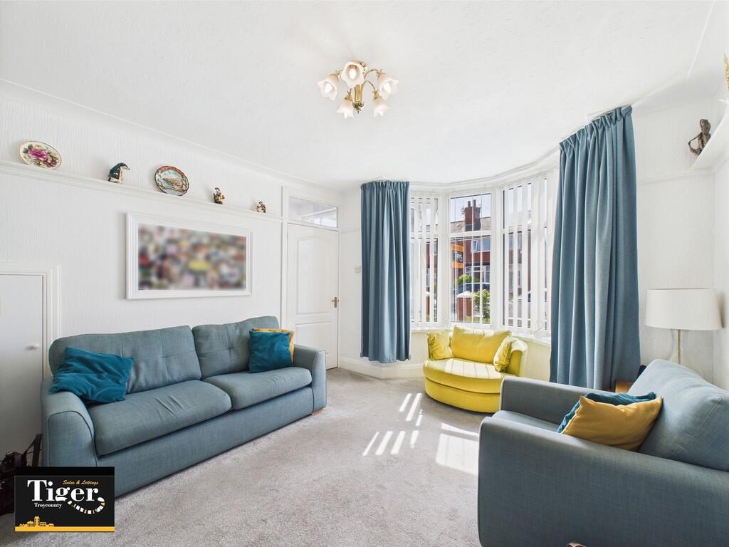 CAM02176G0-PR0567...