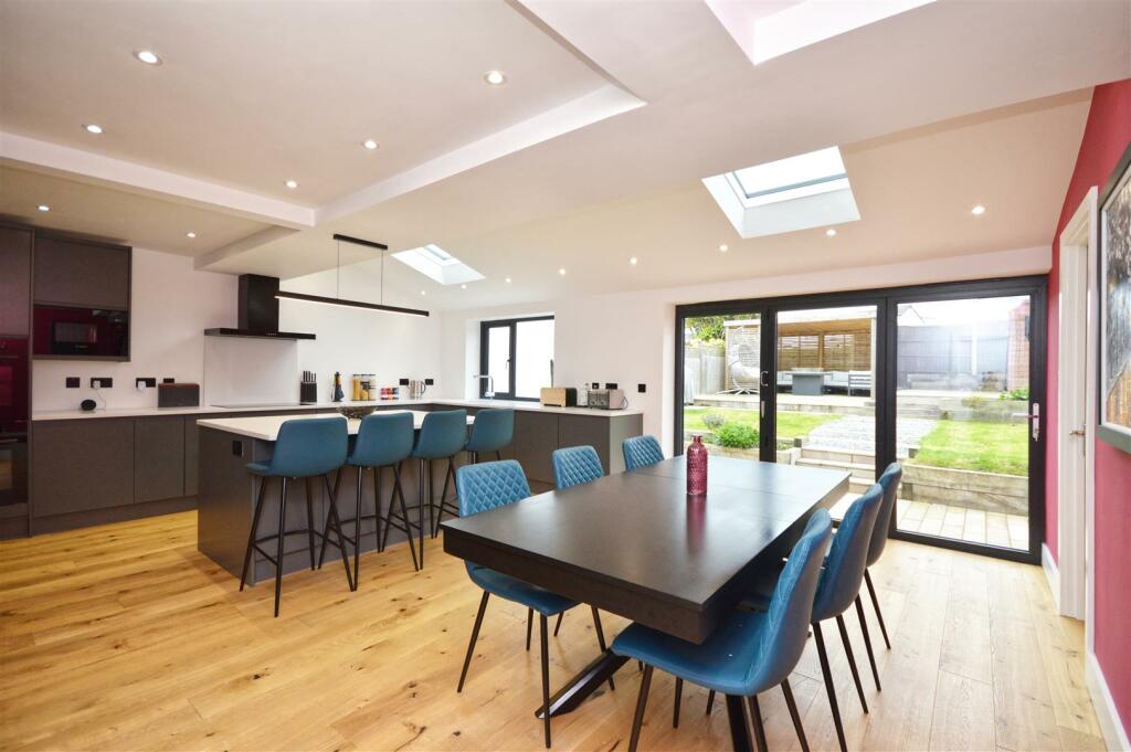 Kitchen / Diner