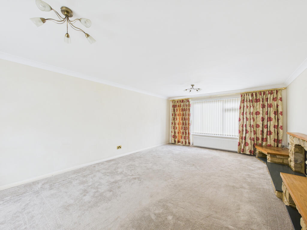 CAM01354G0-PR0485-STILL001