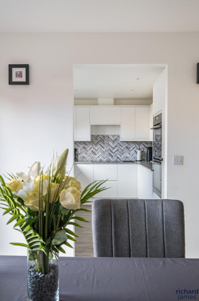 302594b59b9d46f0a16f632626741058