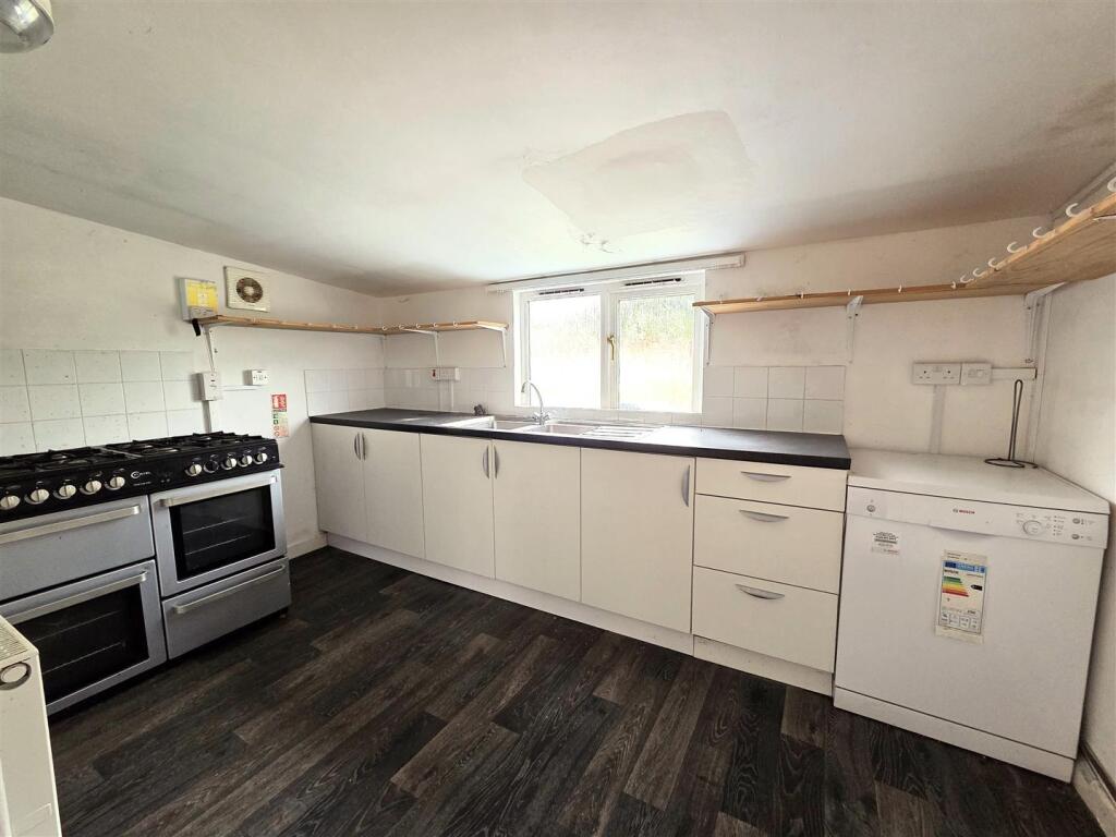 Bradenstoke - Chapel Kitchen.jpg