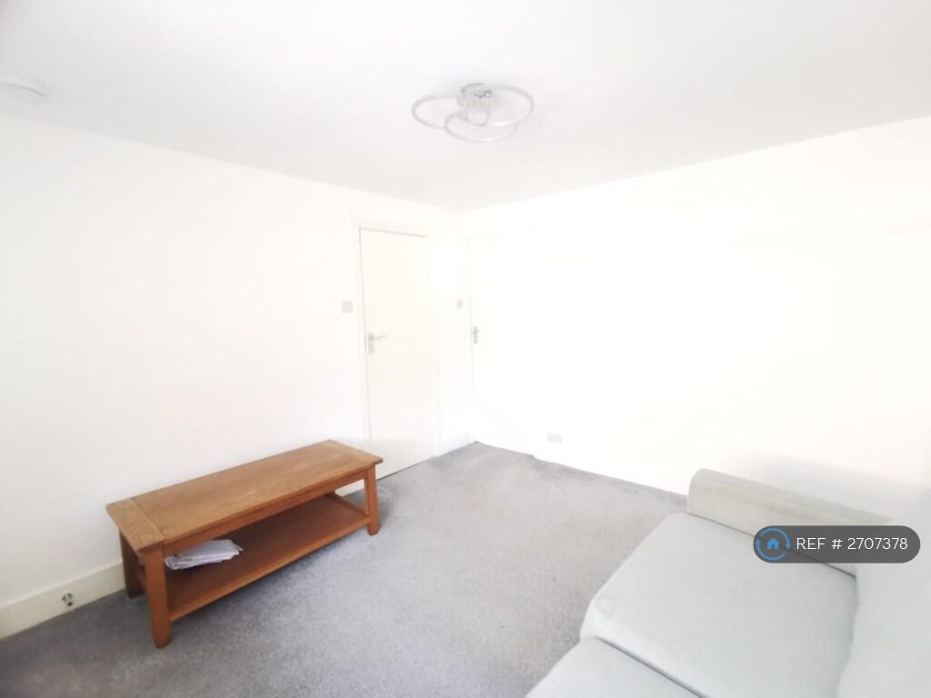 School Road, Tilehurst, Reading, RG31