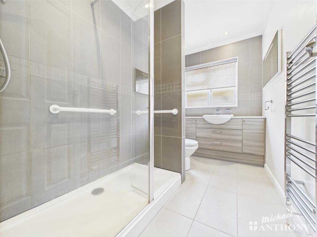 CAM02773G0-PR0283-STILL010