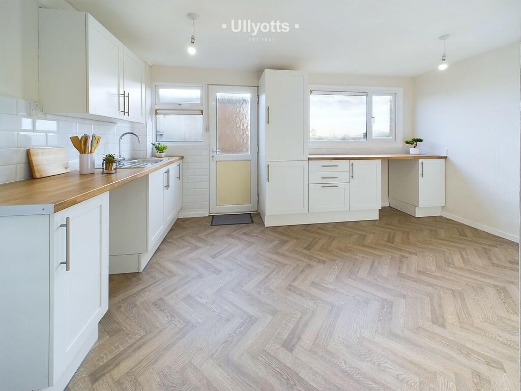 Kitchen / Dining ...