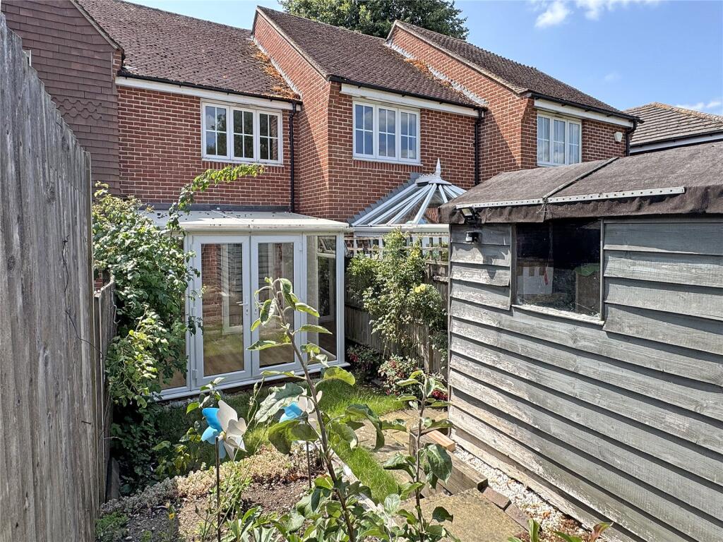 Garden To House