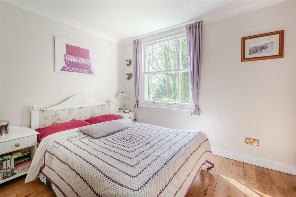 Bedroom2-2.jpg