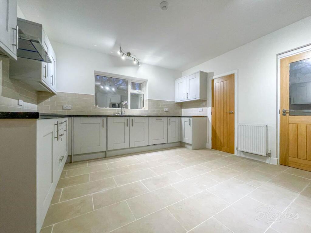 15 SBR KITCHEN MAIN